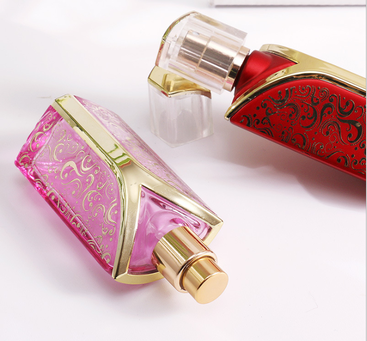 30ml stock portable luxury diamond shape glass perfume bottle with pump