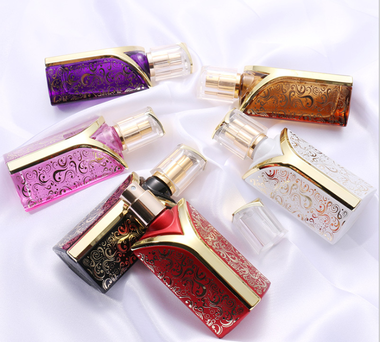 30ml stock portable luxury diamond shape glass perfume bottle with pump