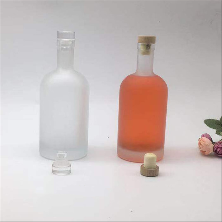 375ml,500ml,700ml Frosted white wine Whiskey empty round glass bottle with cork