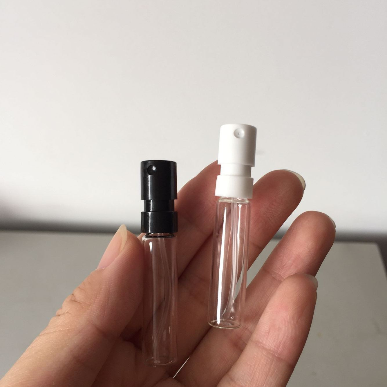 3ml 5ml 8ml 10ml Gradient Color Perfume Glass Spray Bottle Empty 10ml Spray Bottle Glass With Black UV Cap manufacturer