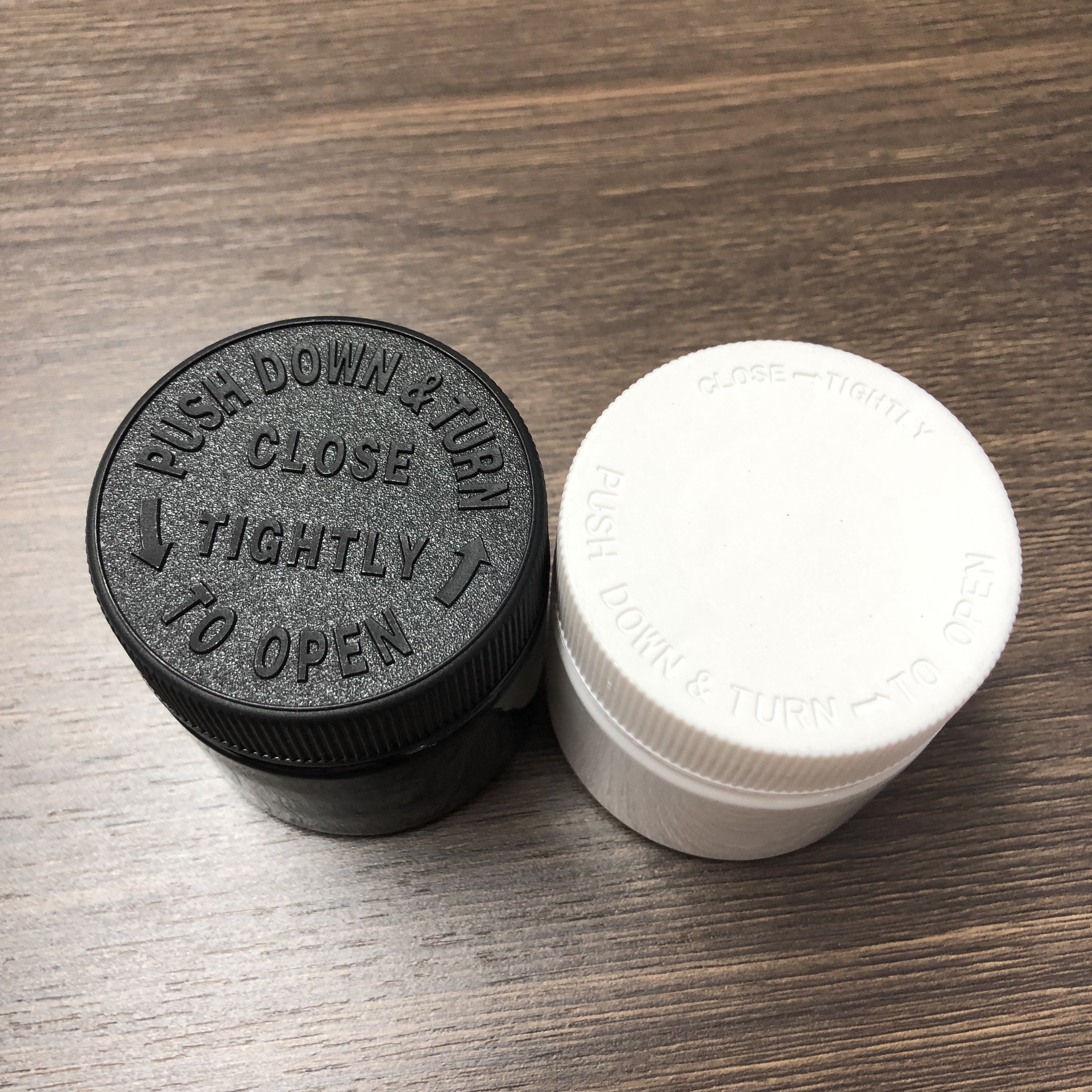 3oz CRC PET Jar Childproof PET jar Plastic Cylinder Medicine Pharma Jar Opaque color with Press Cap Wholesale