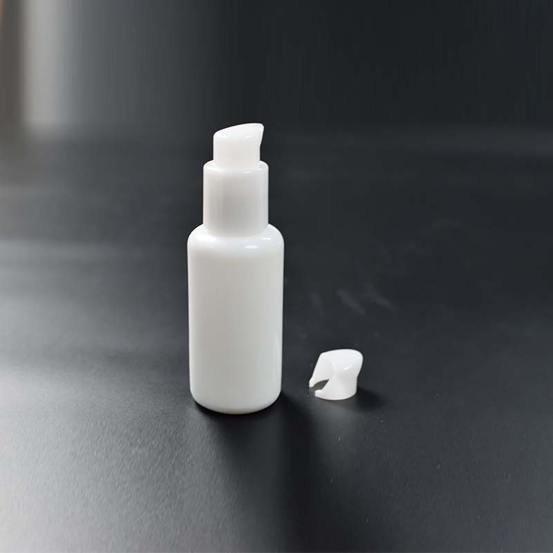 40ml White Ceramic Opal Glass Lotion Bottles Glass liquid powder foundation bottle with pump