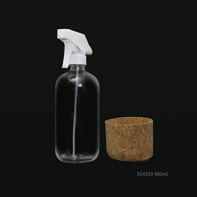 480ml Clear trgger spray round boston glass bottle with wood cork sleeve