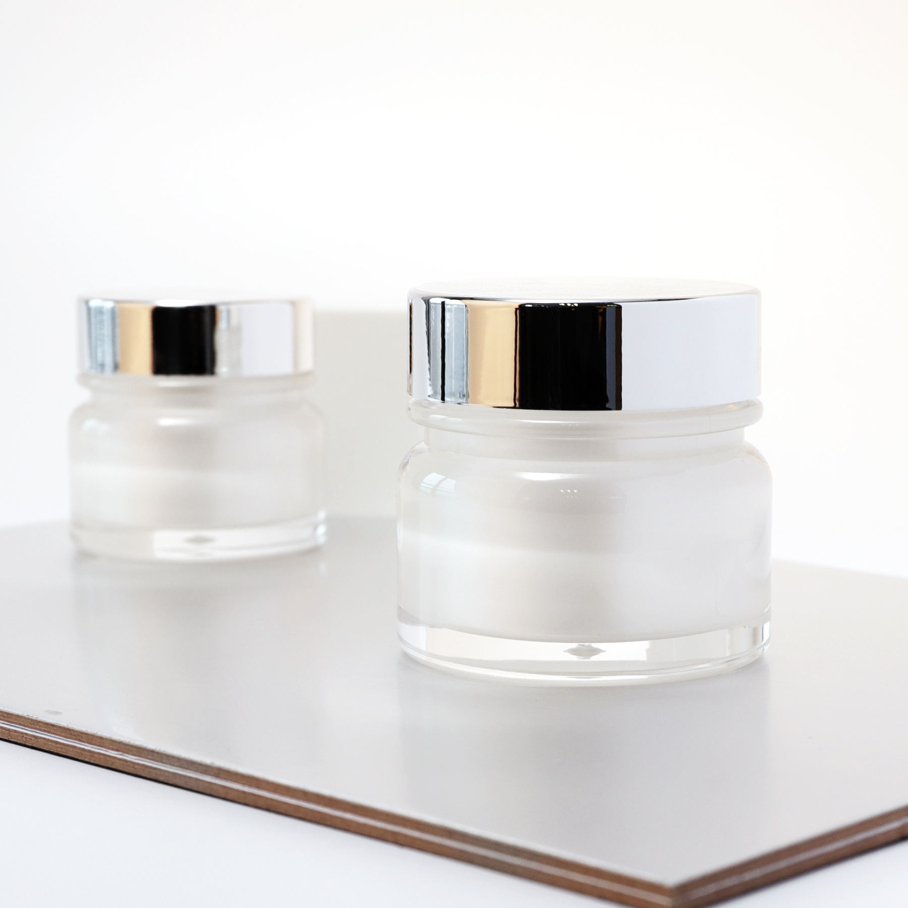 4oz 8oz round luxury cream acrylic cosmetic jar and bottle set for traveling skin care