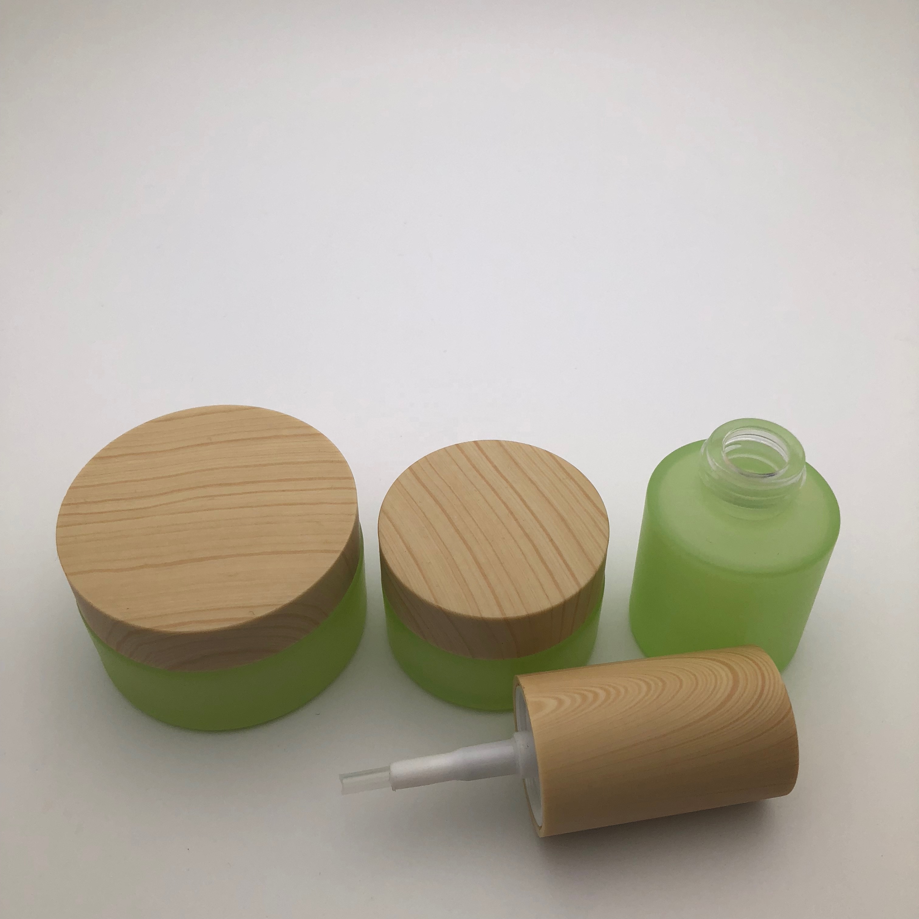 4oz Frosted Green Glass Jar With Bamboo Lids