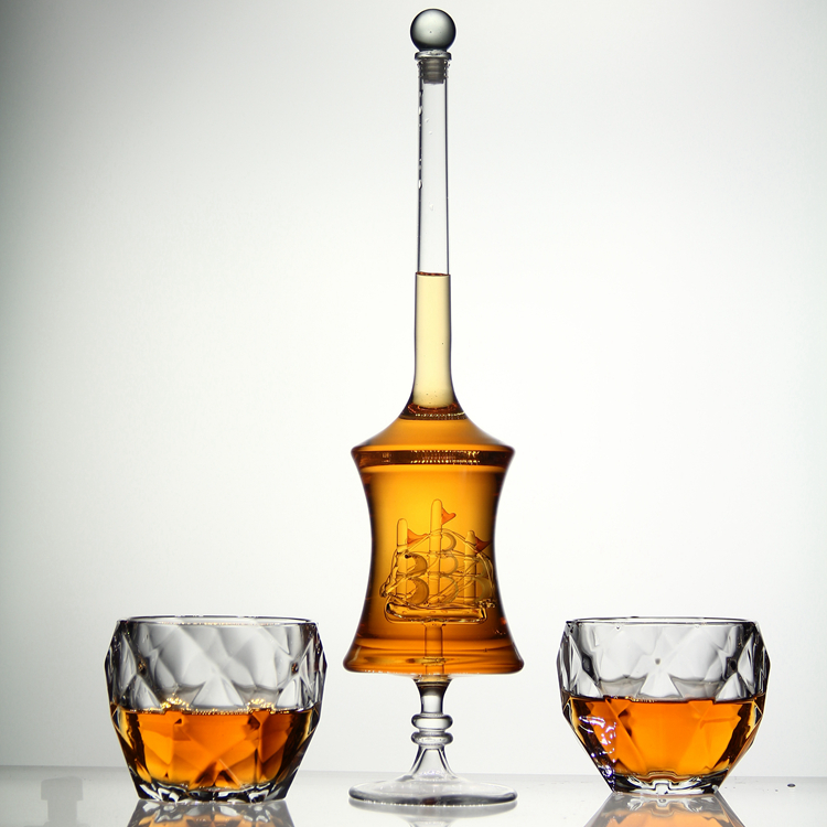 500 ml Glass liquor bottle with the Glass base and ancient ship