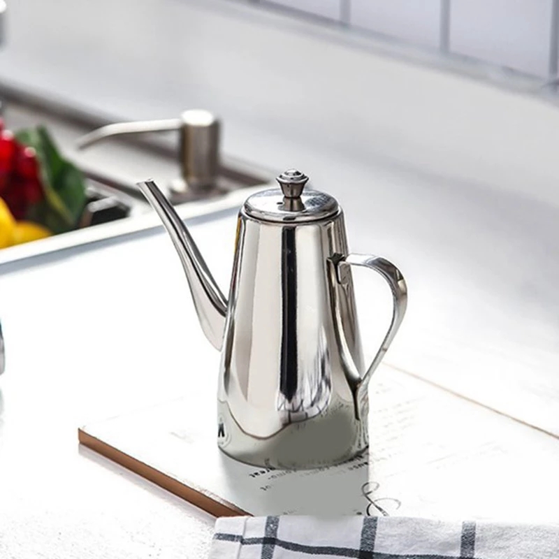 500ML StainlessSteel Oil Drum Kitchen Supplies Sauce Bottle Oil Can Oil Vinegar Pot