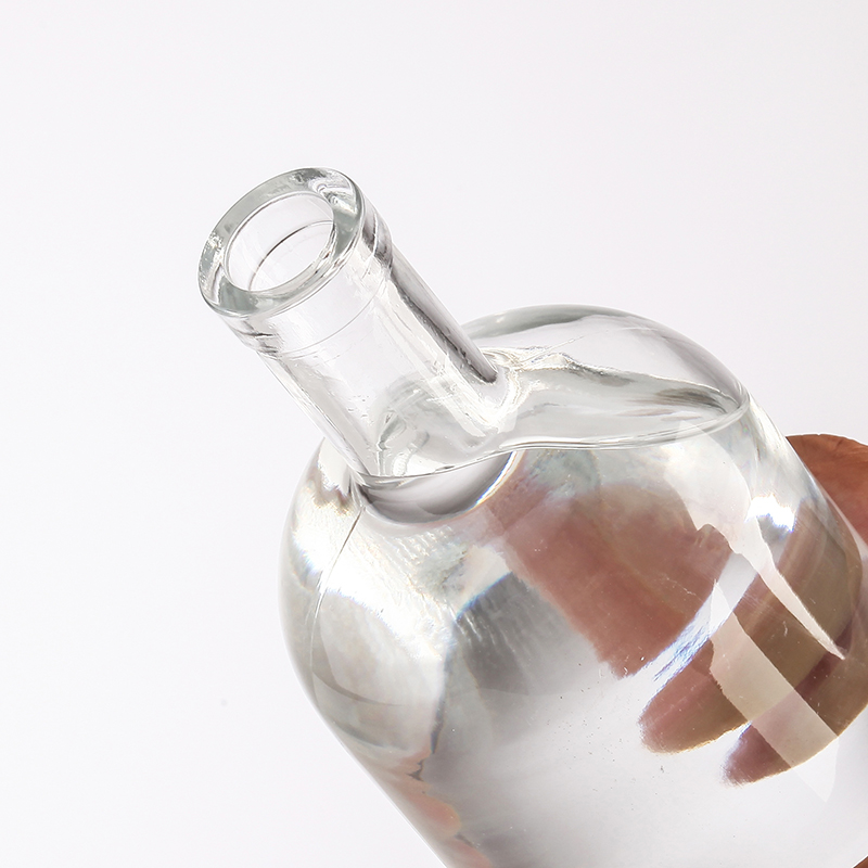 500ml 700ml 750ml Classic design simple smooth high capacity vodka glass bottle