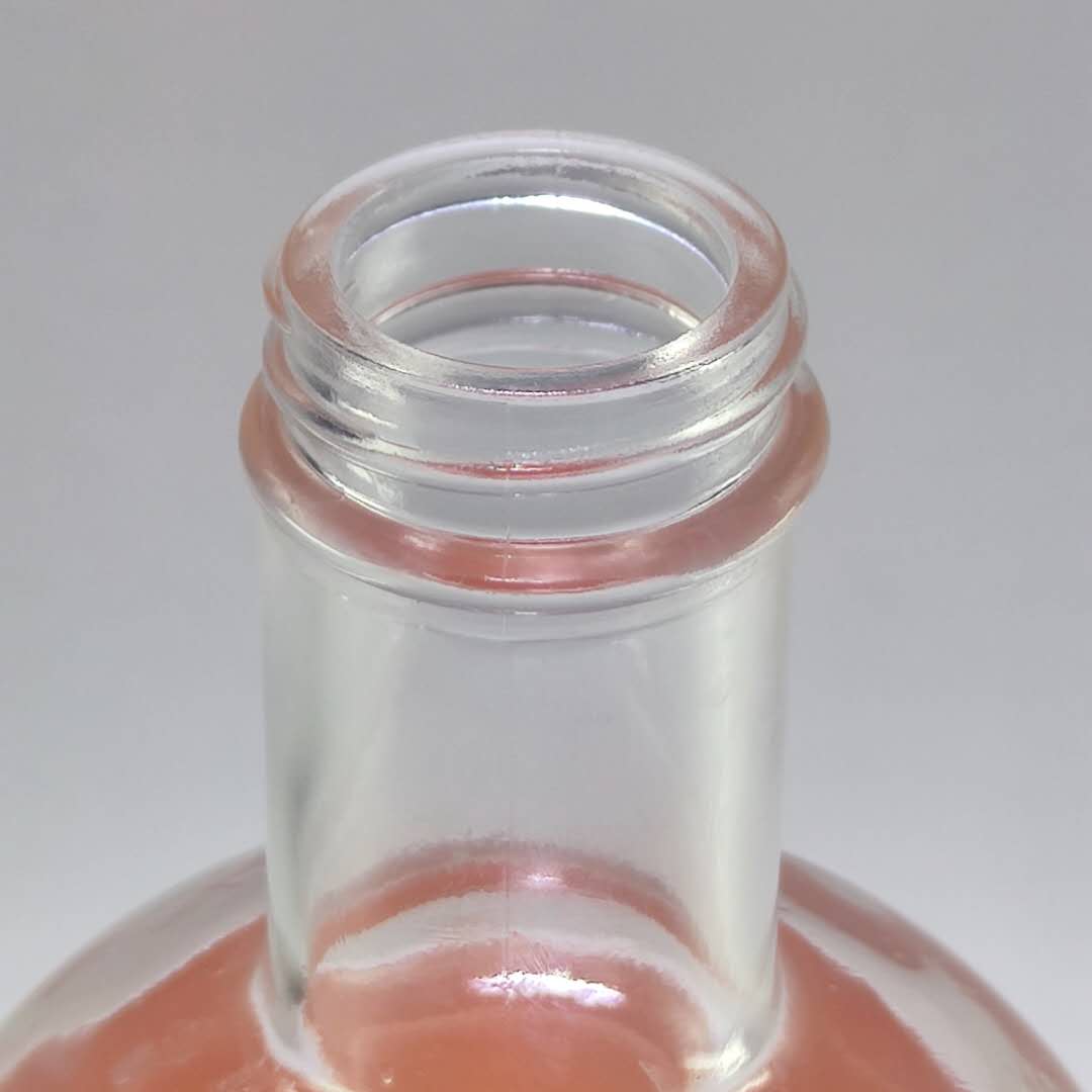 500ml 700ml 750ml Classic design simple smooth high capacity vodka glass bottle
