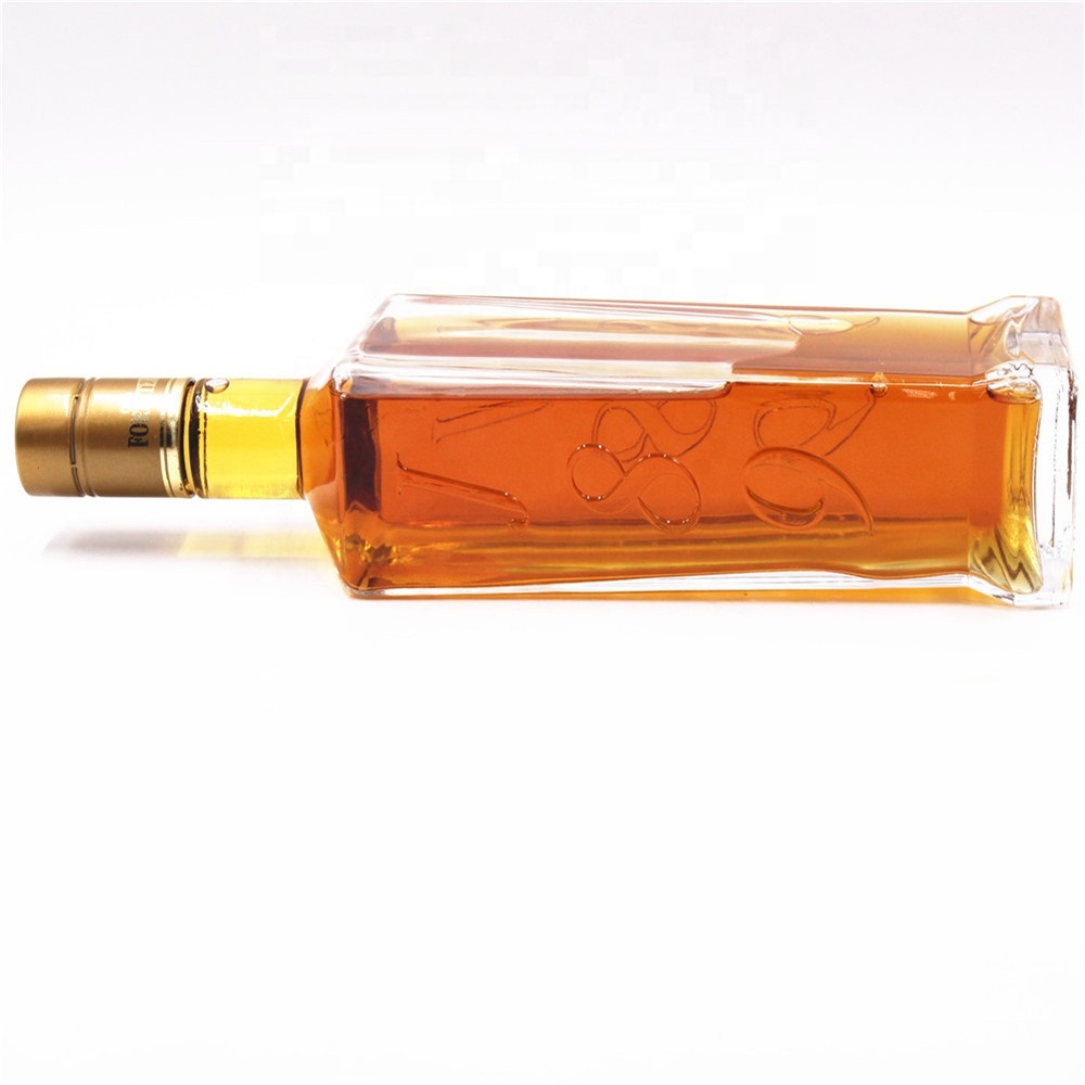 500ml 750ml 1000 ml Square flat shoulder glass liquor bottle with wooden cork metal cap matte vodka bottle