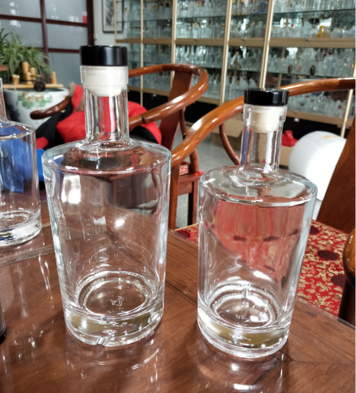 500ml 750ml glass vodka bottles high flint glass bottle for whisky gin wine liquor bottles