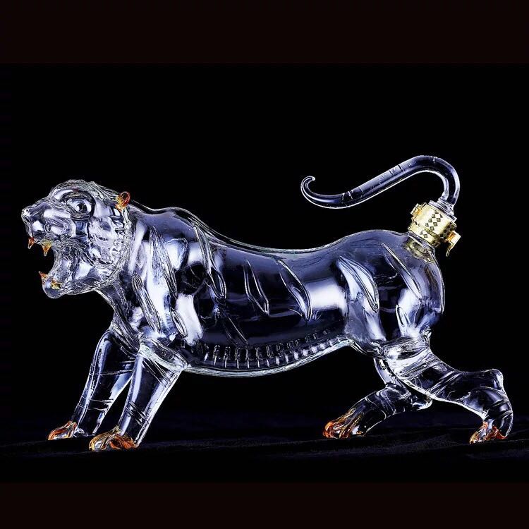 500ml high borosilicate glass art bottle, animal tiger shaped decandar for vodka whiskey liquor