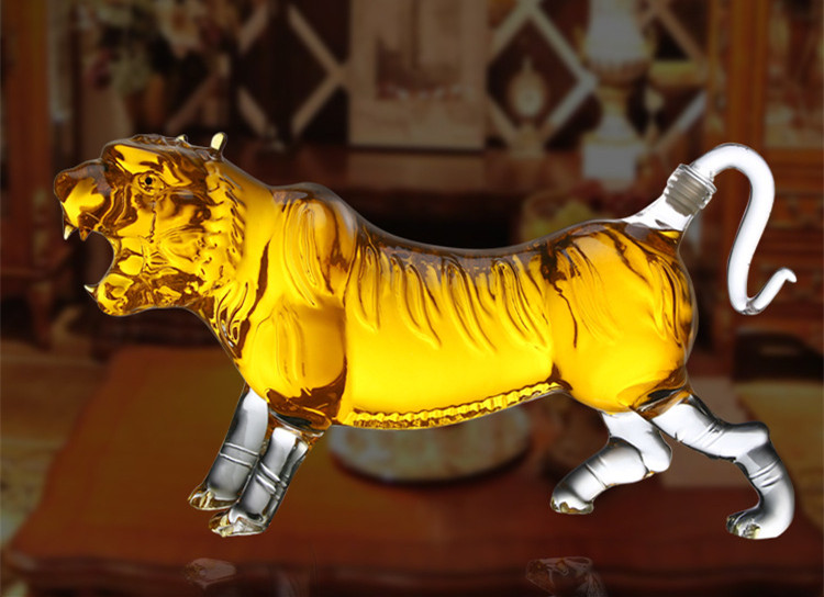 500ml high borosilicate glass art bottle, animal tiger shaped decandar for vodka whiskey liquor