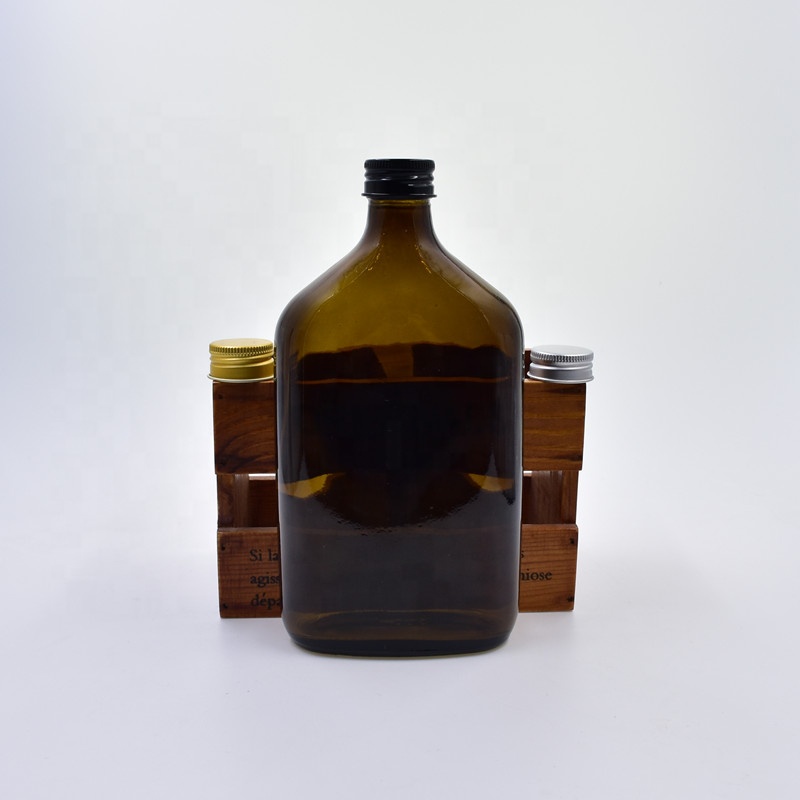 500ml mini portable flat oblate amber glass wine bottle for liquor vodka alcohol whiskey brandy with airtight screw aluminum cap