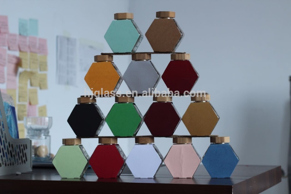 50g 125g 250 g 375g 500g 750g 1000g flat hexagonal glass honey jars with wooden lid and stick