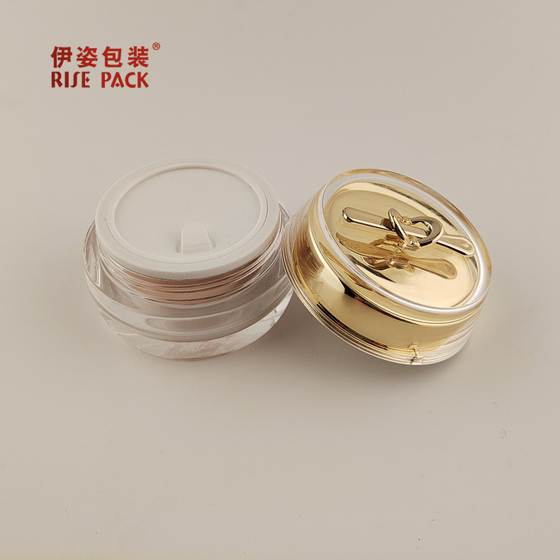 50g Gold Cosmetic Jar With a Decorative Face Cream Spatula On The Top