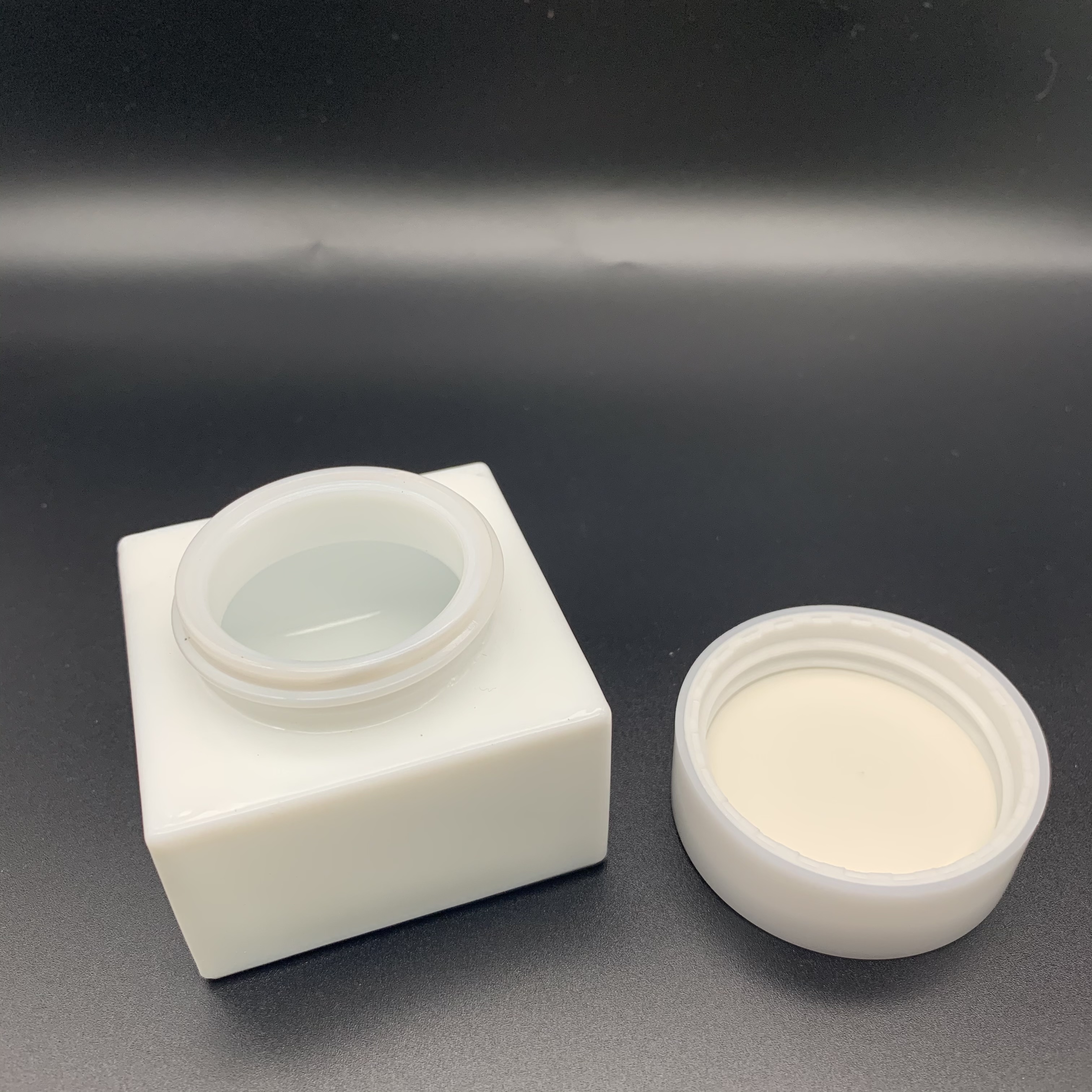 50g Opal White Square Glass Cosmetic Skin Care Cream Jar with Screw Cap and Handle ring gasket