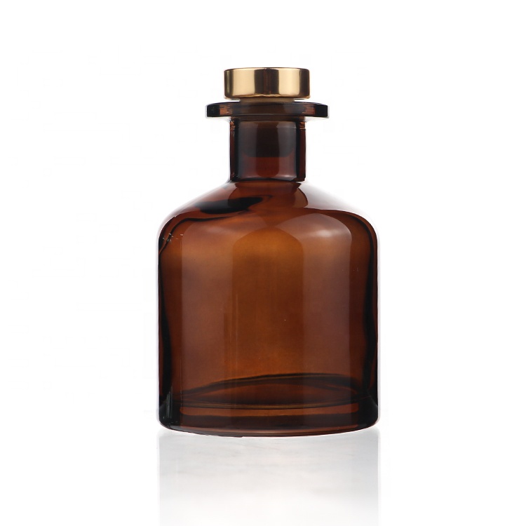 50ml 100ml 150ml 250ml Boston Round Refillable Glass Amber Reed Diffuser Bottles With Rubber Cork Stopper