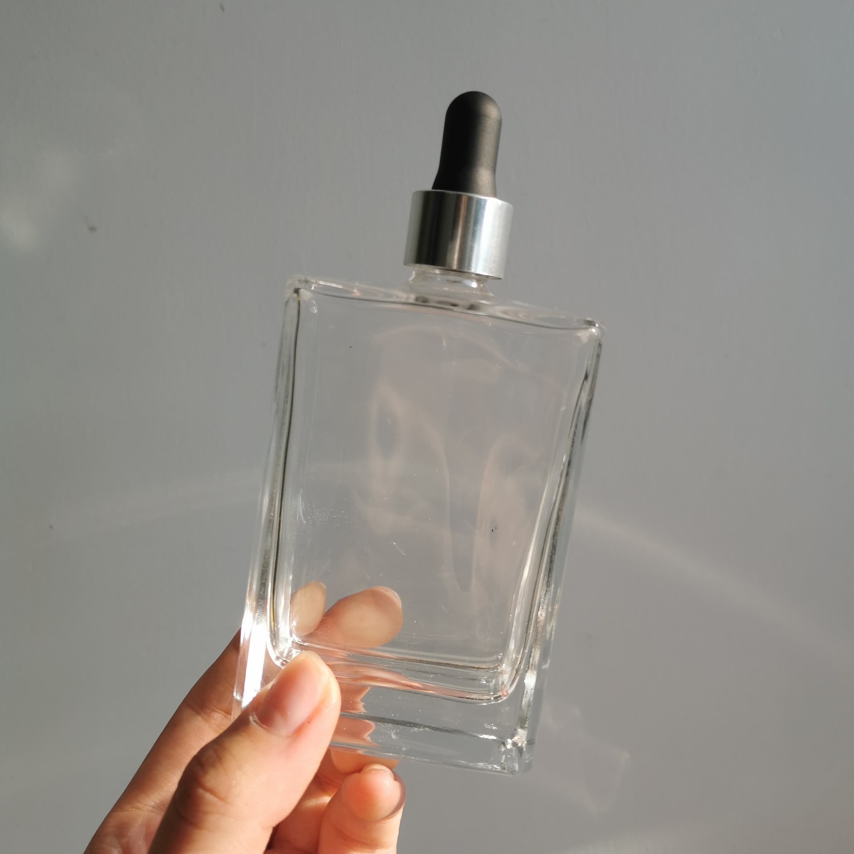 50ml 100ml 150ml Glass Cosmetic Essential Oil Bottle With Pump Dropper
