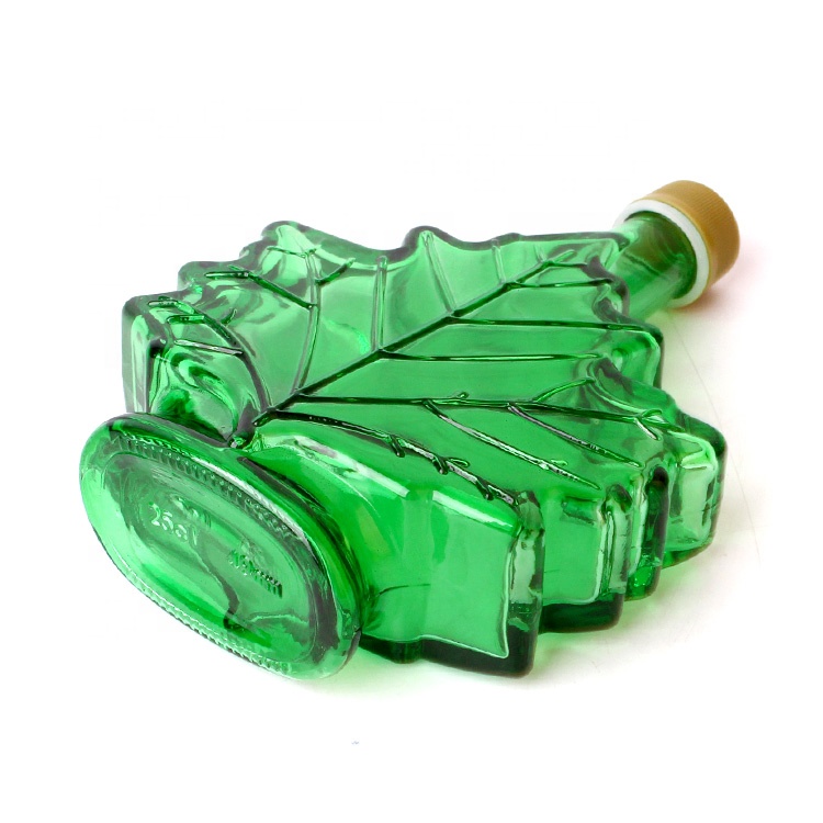 50ml 100ml 250ml maple leaf glass bottle for Canada pure syrup with screw plastic cap