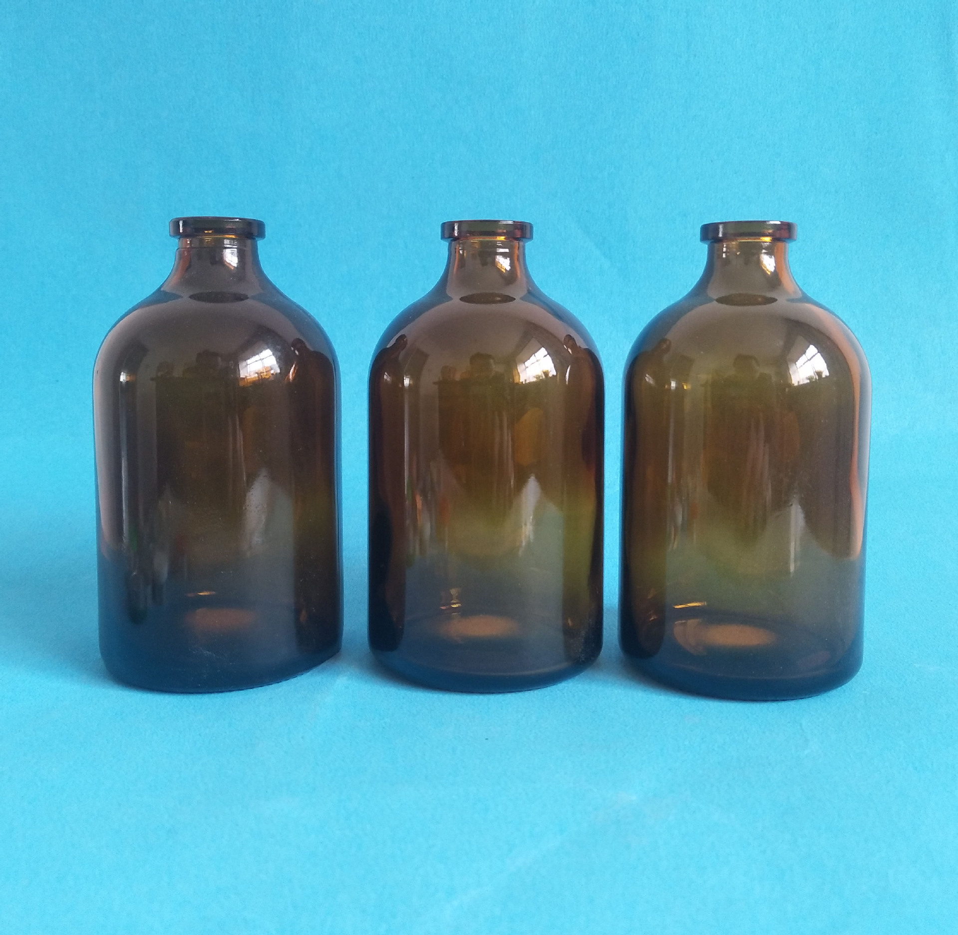 50ml, 100ml Amber Borosilicate Injectable pharmaceutical Tubular glass bottle With Rubber Stopper And Aluminum Caps