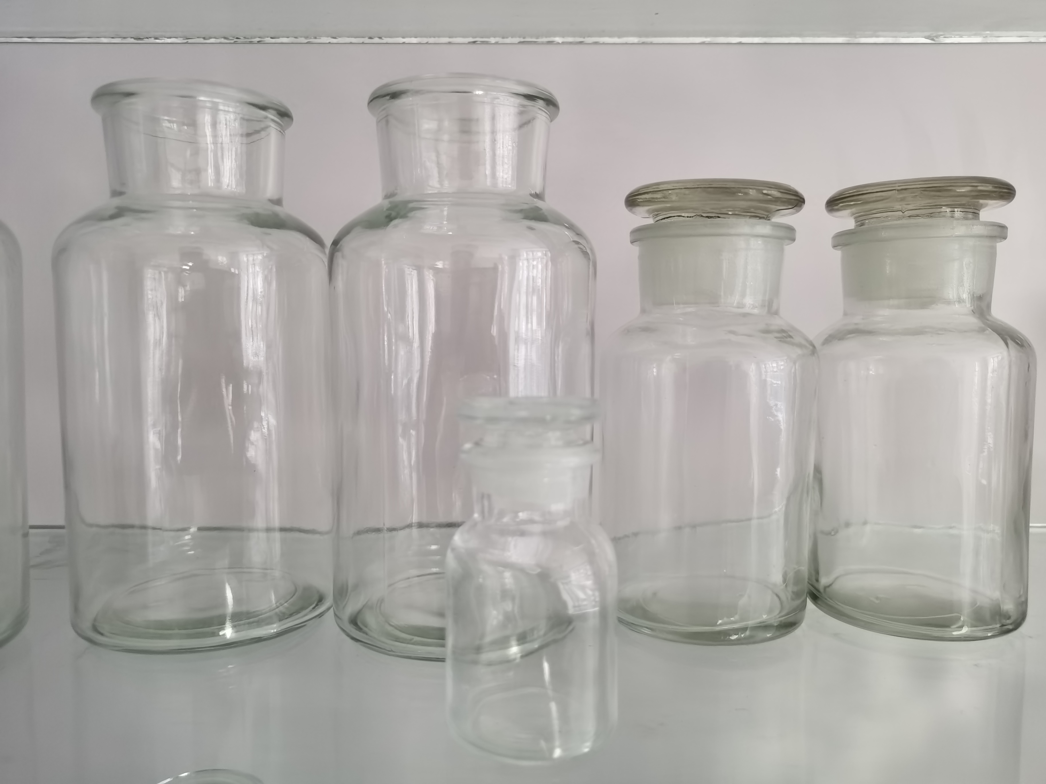 50ml Amber reagent glass bottle with level markChemical Resistance Laboratory glassware round bottom with blue cap