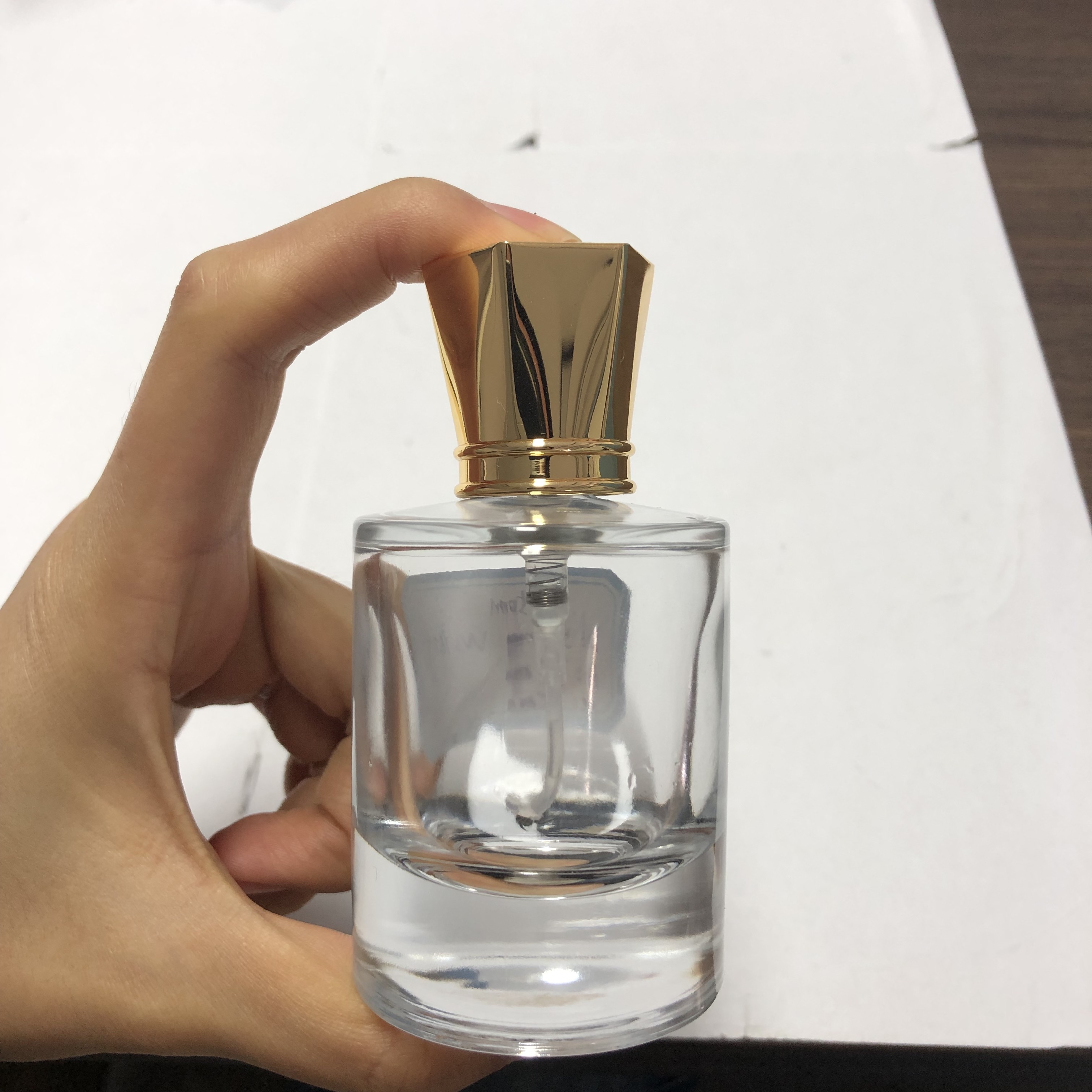 50ml high premium quality round glass perfume bottle with thick bottom and 15mm neck finish wholesale