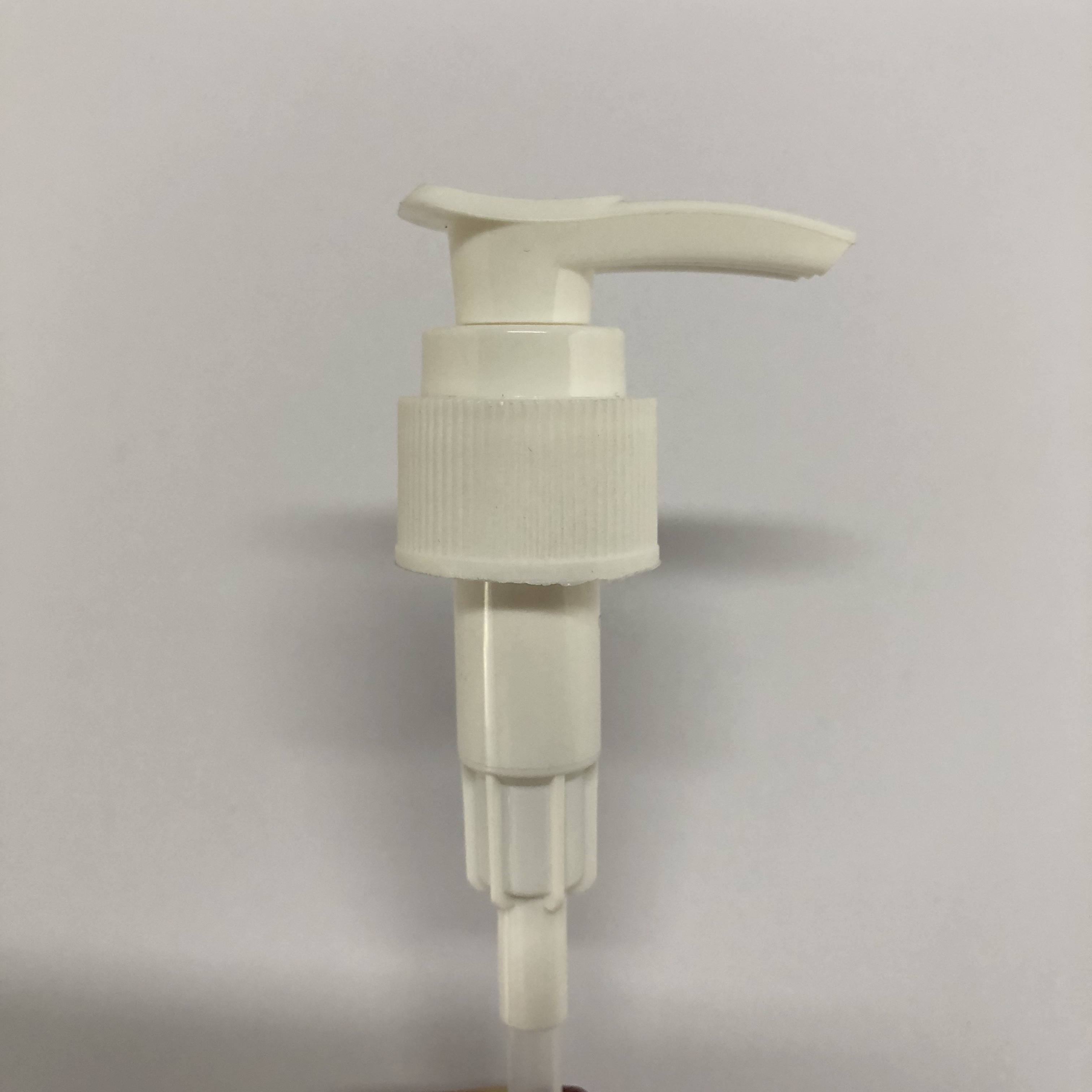 50ml pharmaceutical clear plastic bottle with 20mm white ribbed lotion pump