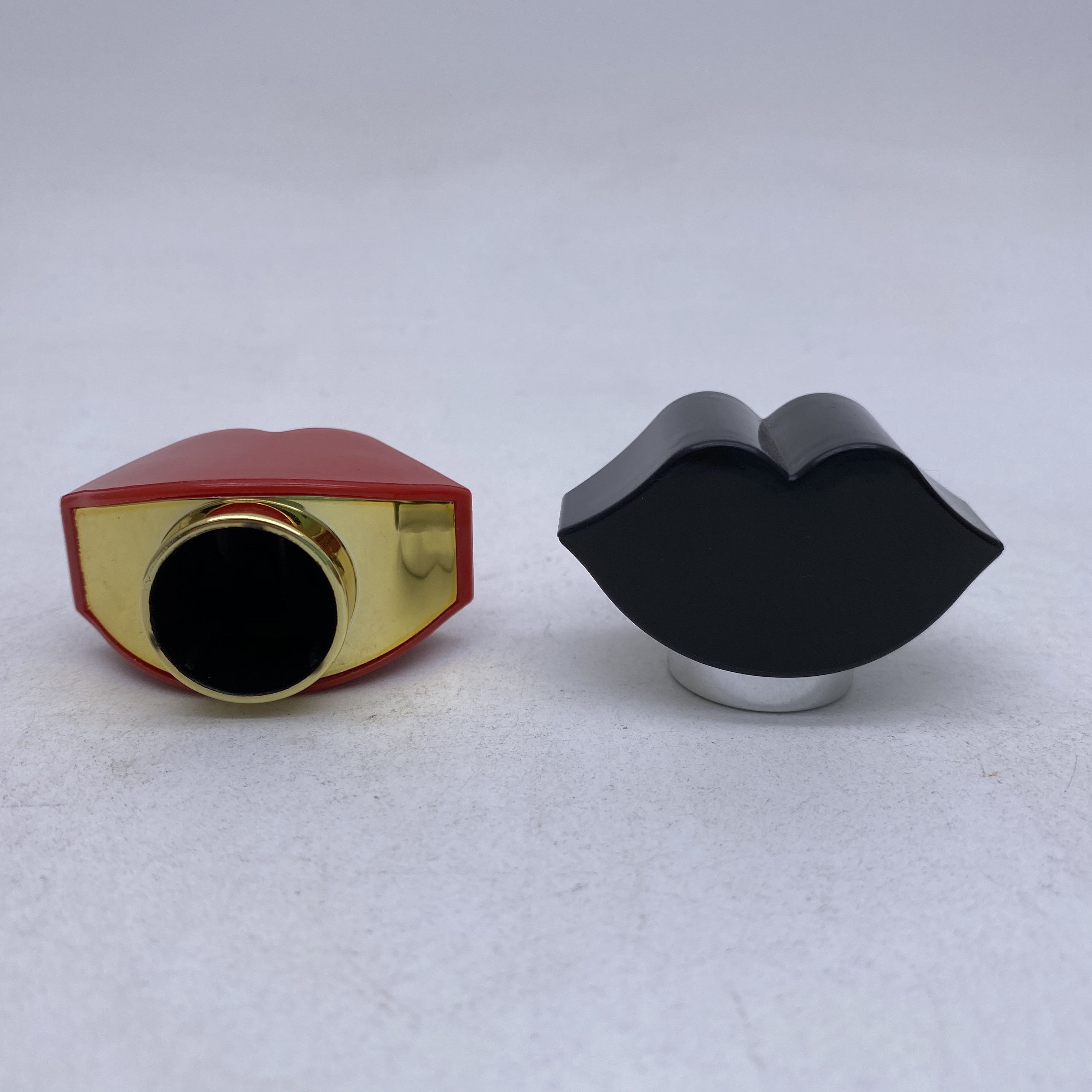 50ml sexy glass perfume bottle with lips shape cap