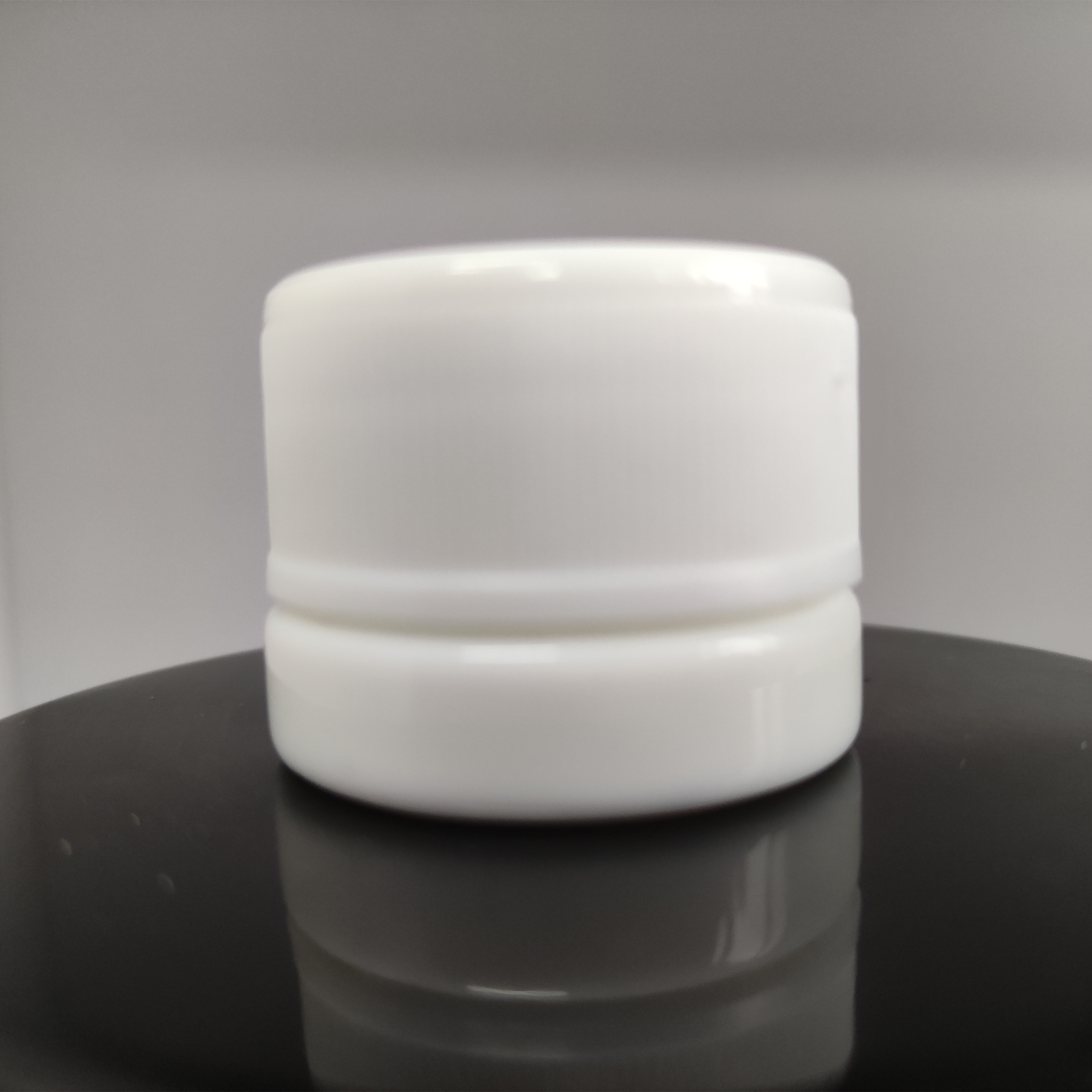 5ml 0.18oz luxury white glass Cosmetic medical Cream jars with Child Resistant lid proof 9ml CBD shatter concentrate dab wax jar