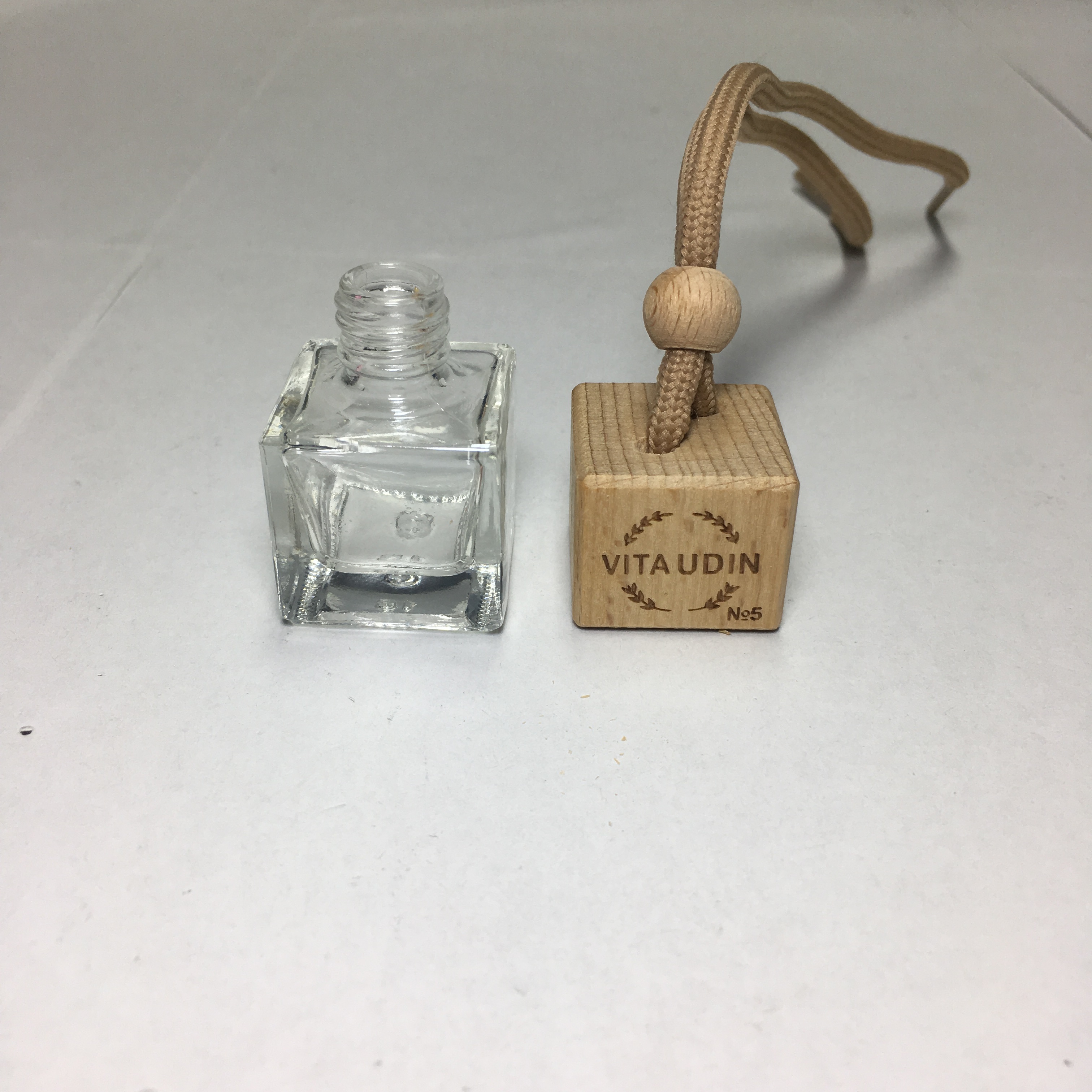 5ml 6ml 7ml 8ml car hanging perfume bottle wooden cap