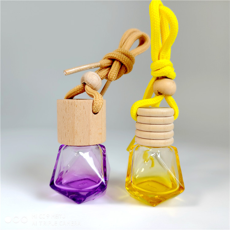 5ml 8ml 10ml Wholesale empty hanging car perfume bottle diffuser bottle pink blue yellow red color with wooden cap