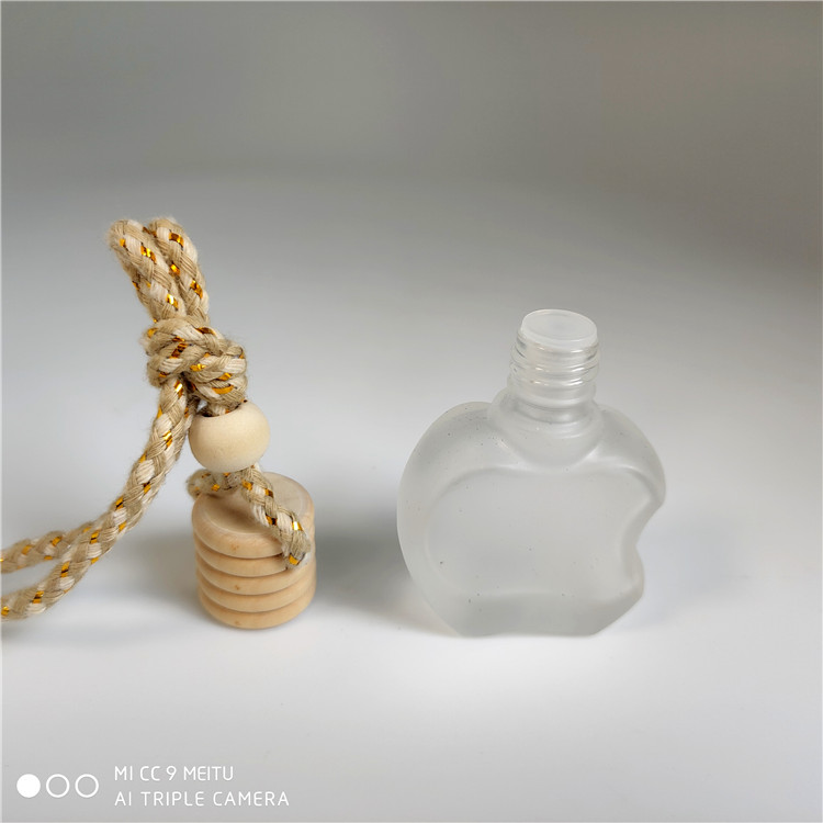 5ml 8ml 10ml Wholesale empty hanging car perfume bottle diffuser bottle pink blue yellow red color with wooden cap