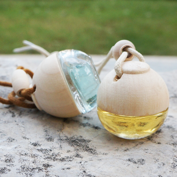 5ml Portable glass mini perfume bottle aromatherapy car hanging perfume diffuser with wooden diffuser cap