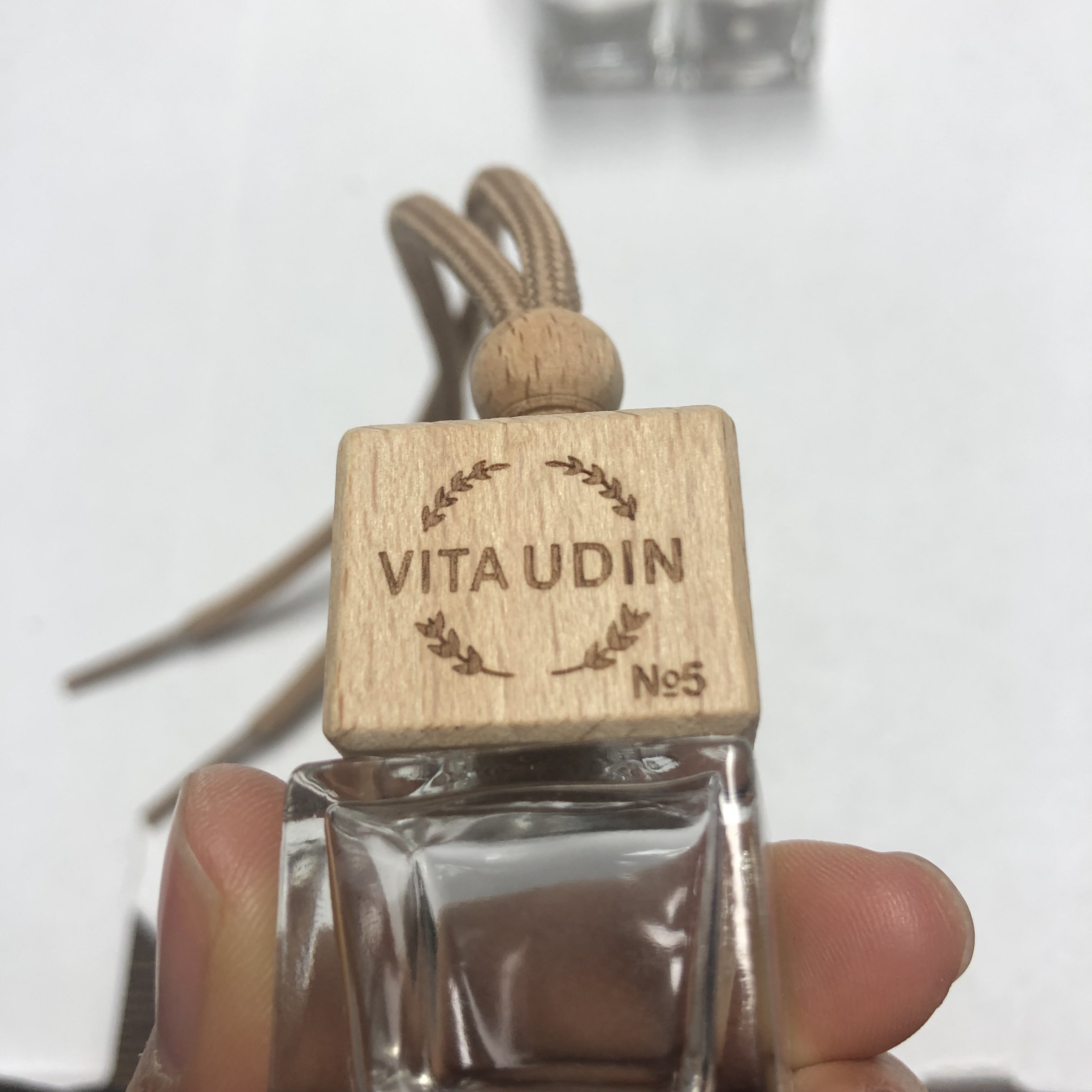 5ml perfume square mini bottle with wood cap with logo laser engraved and string wholesale