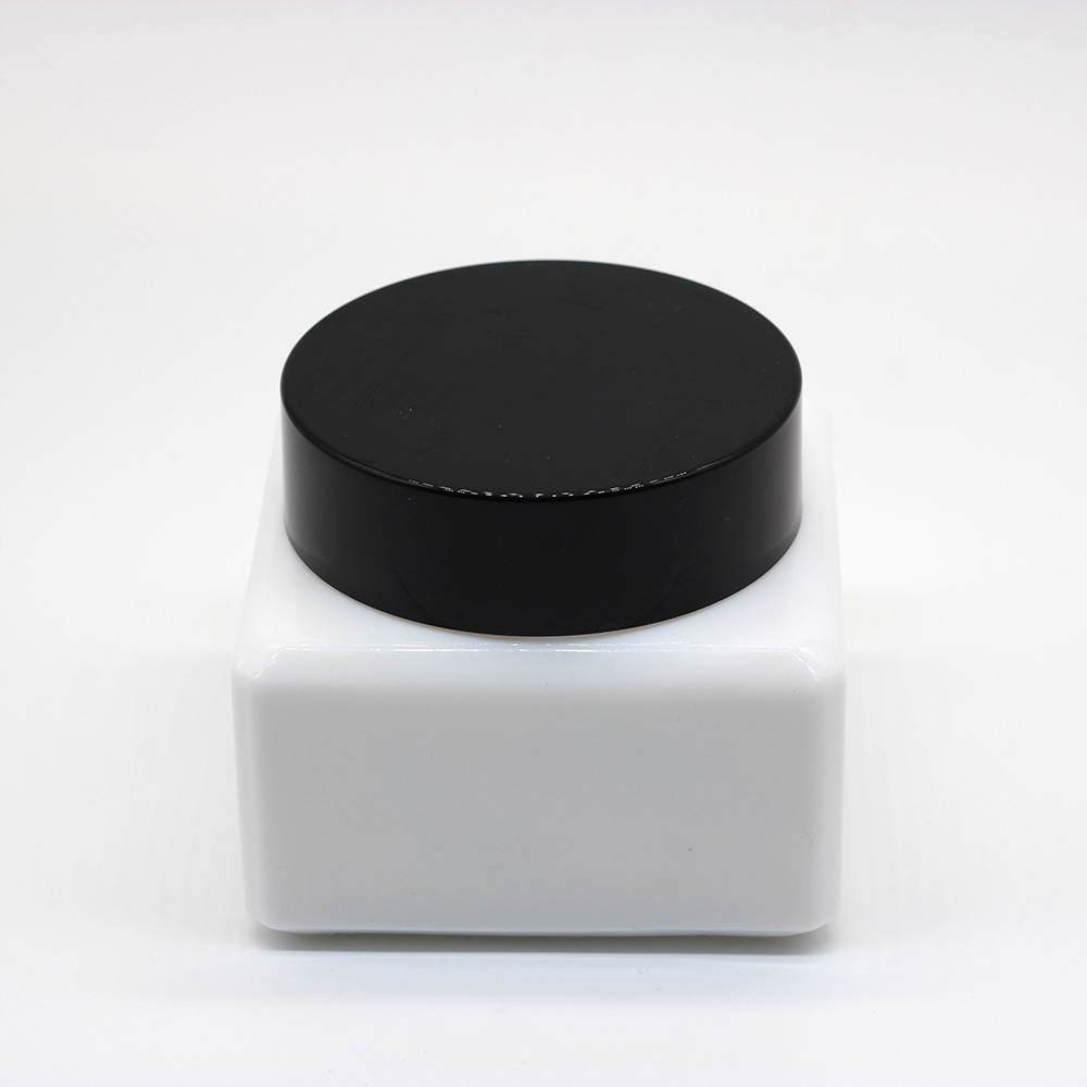 5oz custom white opal glass cream jar with black coating lid made in China