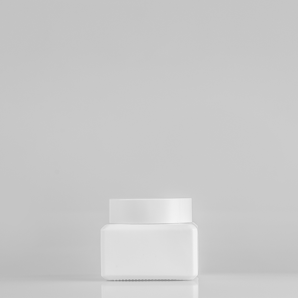 5oz custom white opal glass cream jar with black coating lid made in China