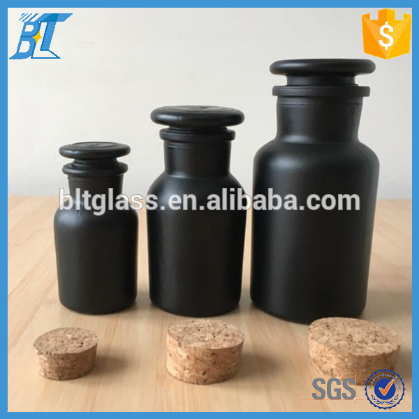 60ml 125ml 250ml wholesale black wide mouth glass apothecary jar with wooden lid