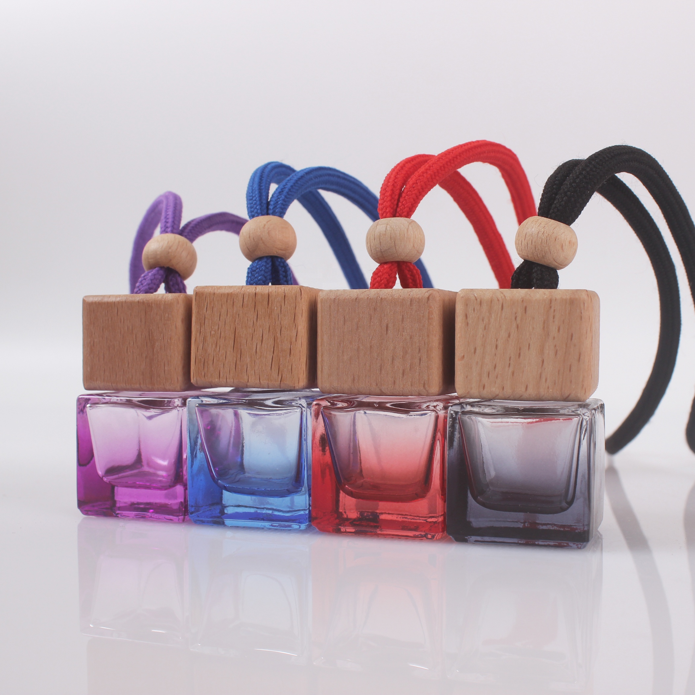 6ml 8ml 12ml Eco-friendly wooden covers colored car hang bottle aroma glass diffuser perfume bottle