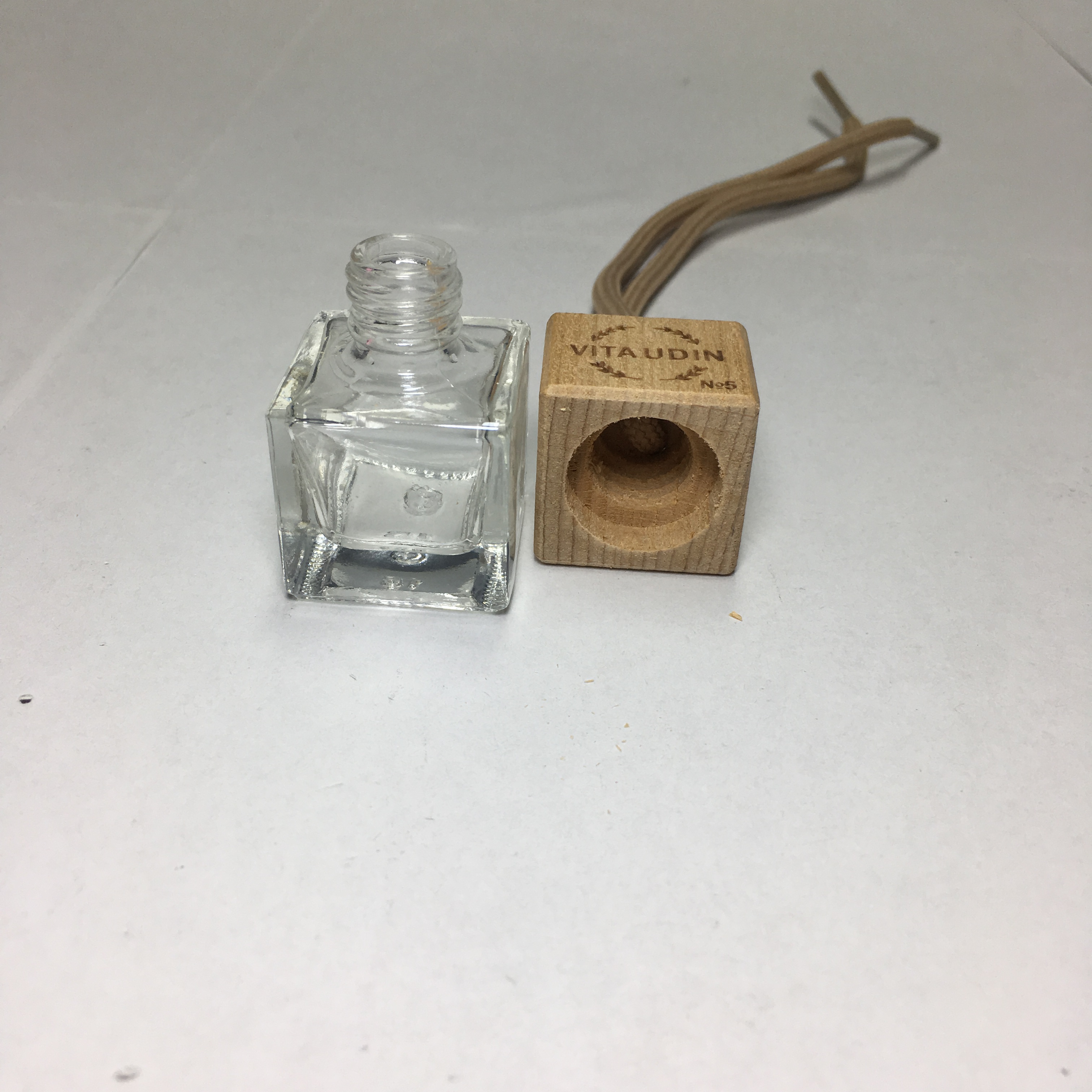 6ml Empty Refillable Car Perfume Bottle Hanging Car Air Freshener Perfume Diffuser Fragrance Bottle