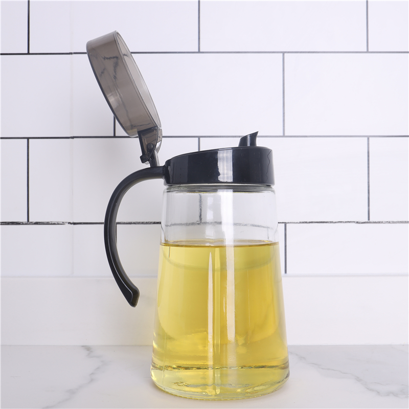 700 ML Hot Selling Round Glass Spice Bottle For Kitchen Olive Oil Vinegar Syrups With PP Lids