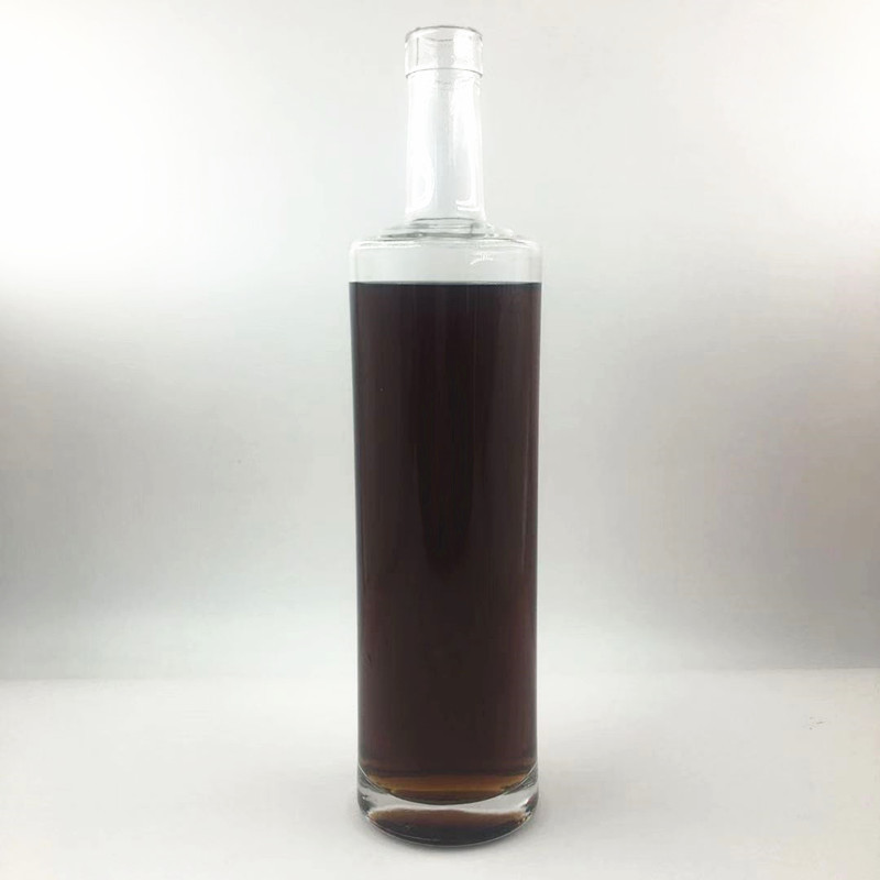 700ml Round shape hard glass liqour bottle for packing Vodka/Whiskey/Gin/Rum