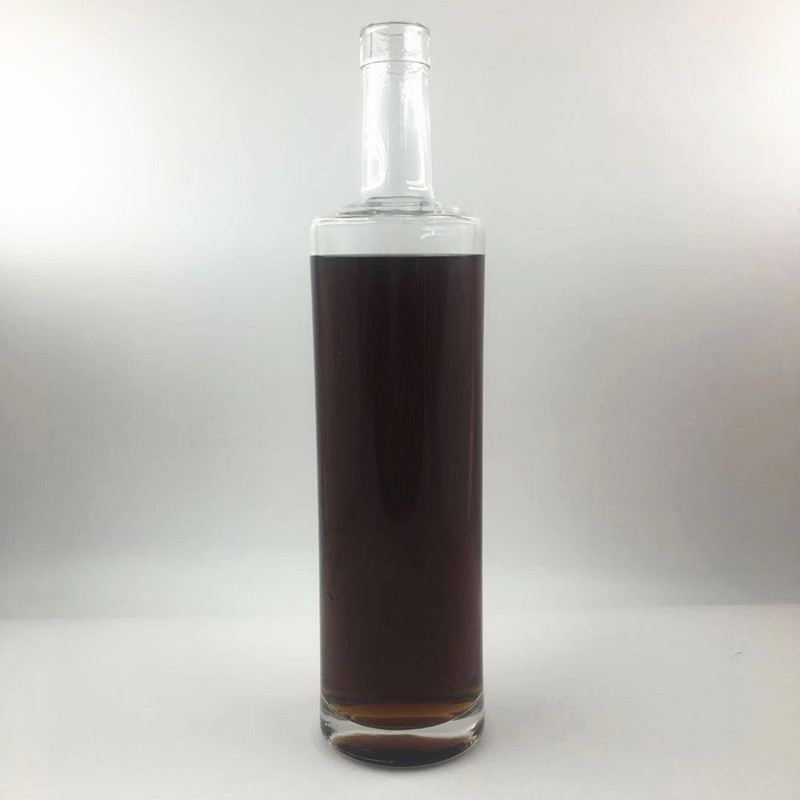 700ml Round shape hard glass liqour bottle for packing Vodka/Whiskey/Gin/Rum