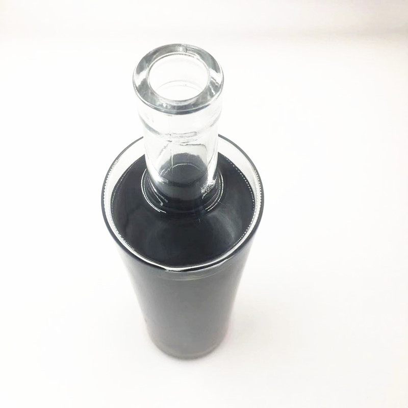 700ml Round shape hard glass liqour bottle for packing Vodka/Whiskey/Gin/Rum