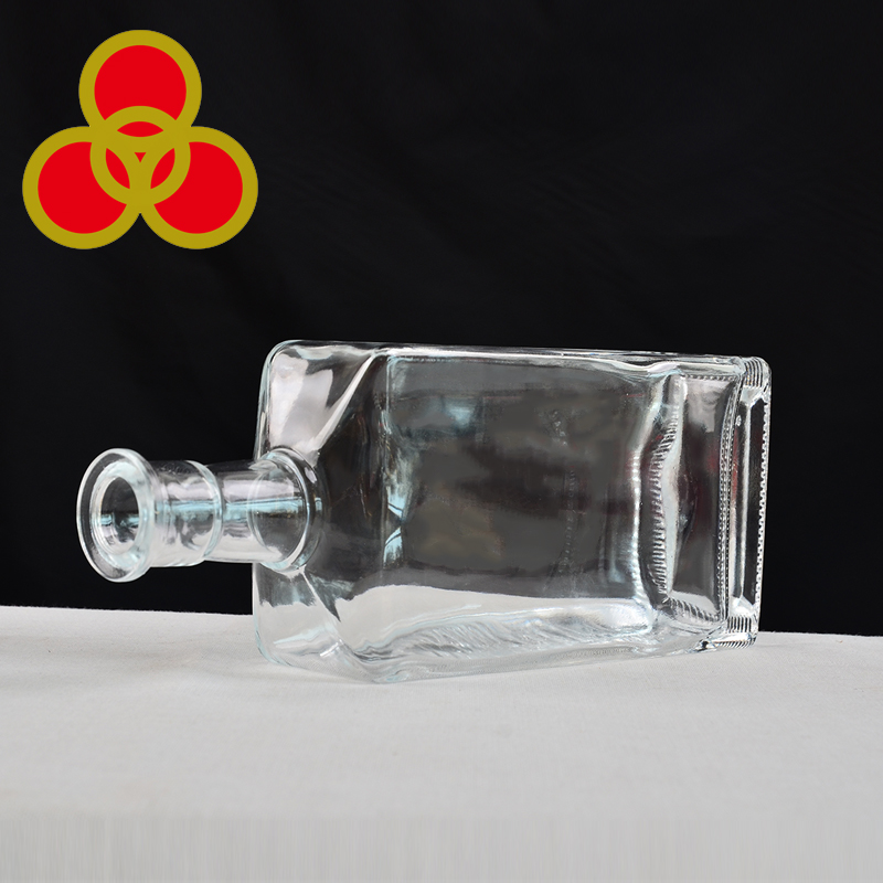 700ml alcohol spirit liquor bottle beverage square flat fancy flint vodka bottle