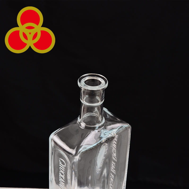 700ml alcohol spirit liquor bottle beverage square flat fancy flint vodka bottle