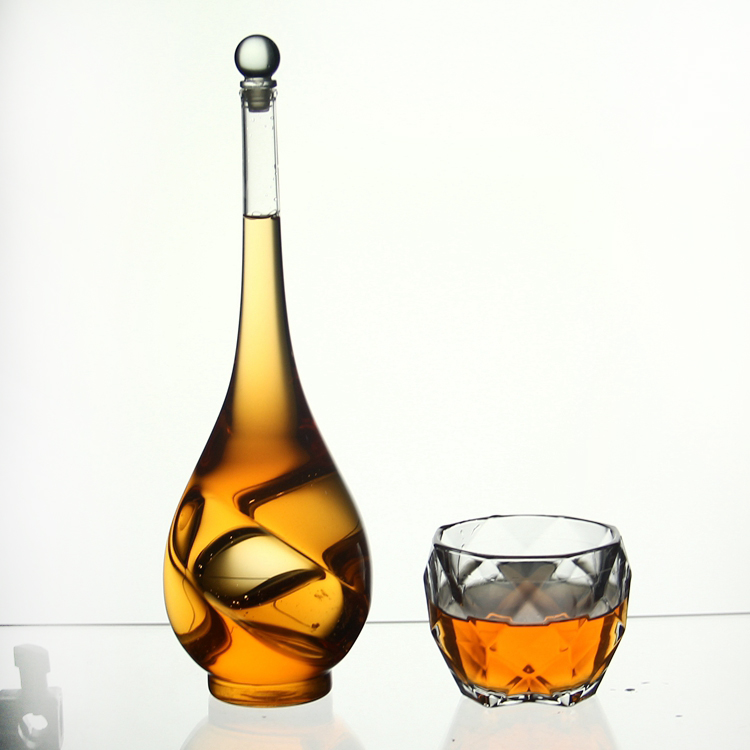 750ML High Borosilicate Lead Free Transparent Whisky or Brandy Glass Decanter Bottle