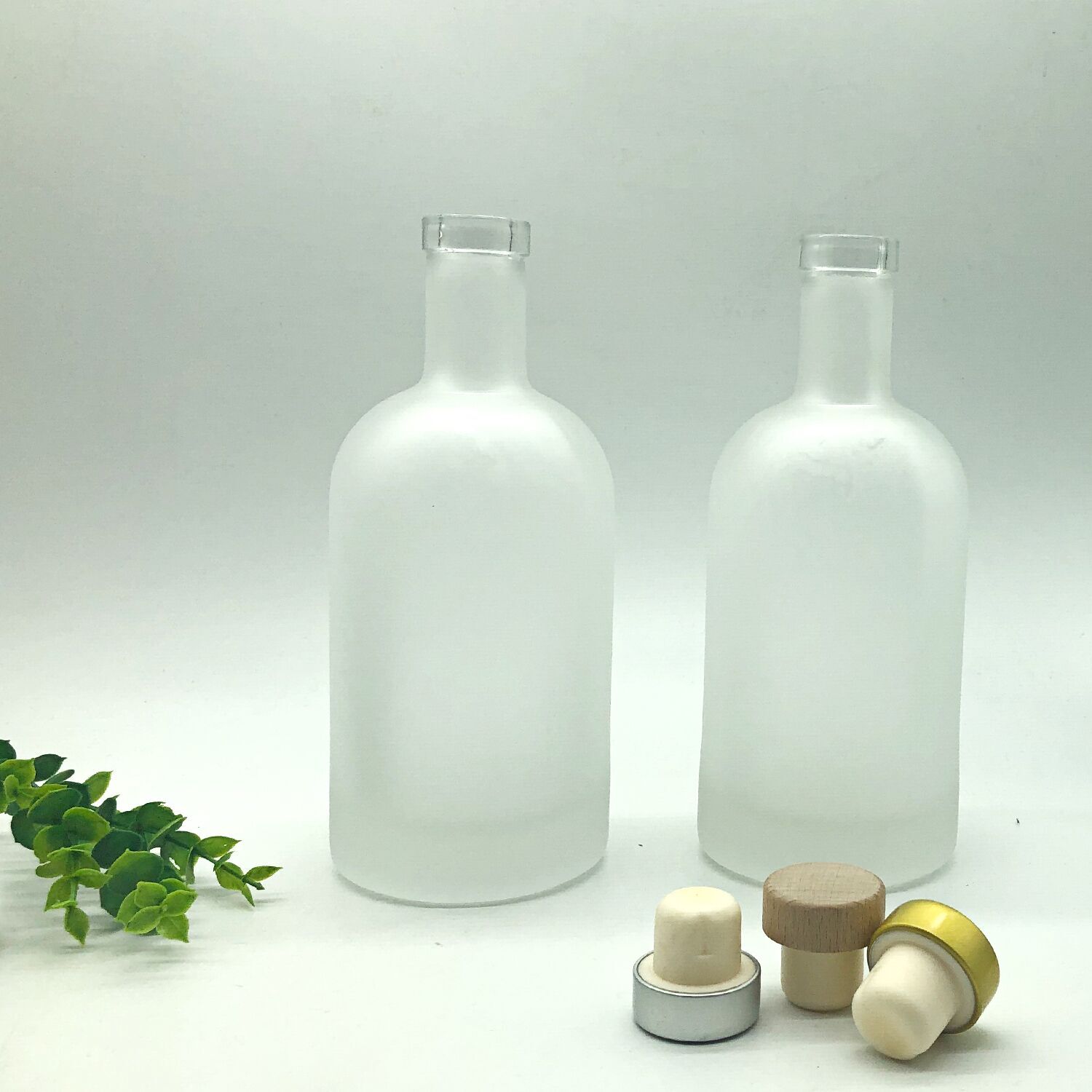 750ml 700ml white clear spirit glass bottles with cork stopper finish