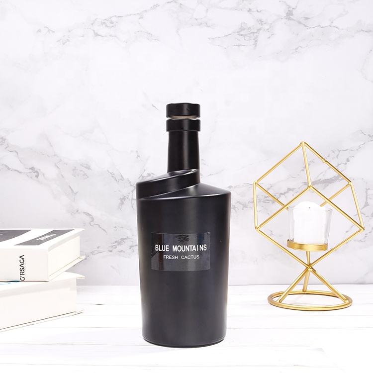 750ml Twist Neck Vodka Rum Gin Glass Bottle Matt Black Whisky Bottle With Cork
