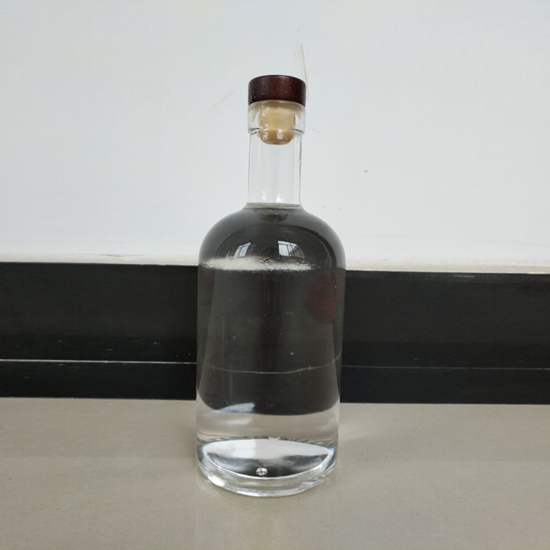 750ml fancy vodka alcohol spirits liquor whisky glass bottle with lid
